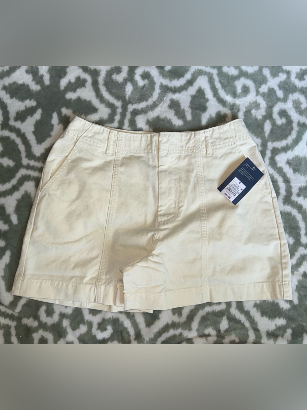 Universal Thread Cream High-Rise Tailored Shorts